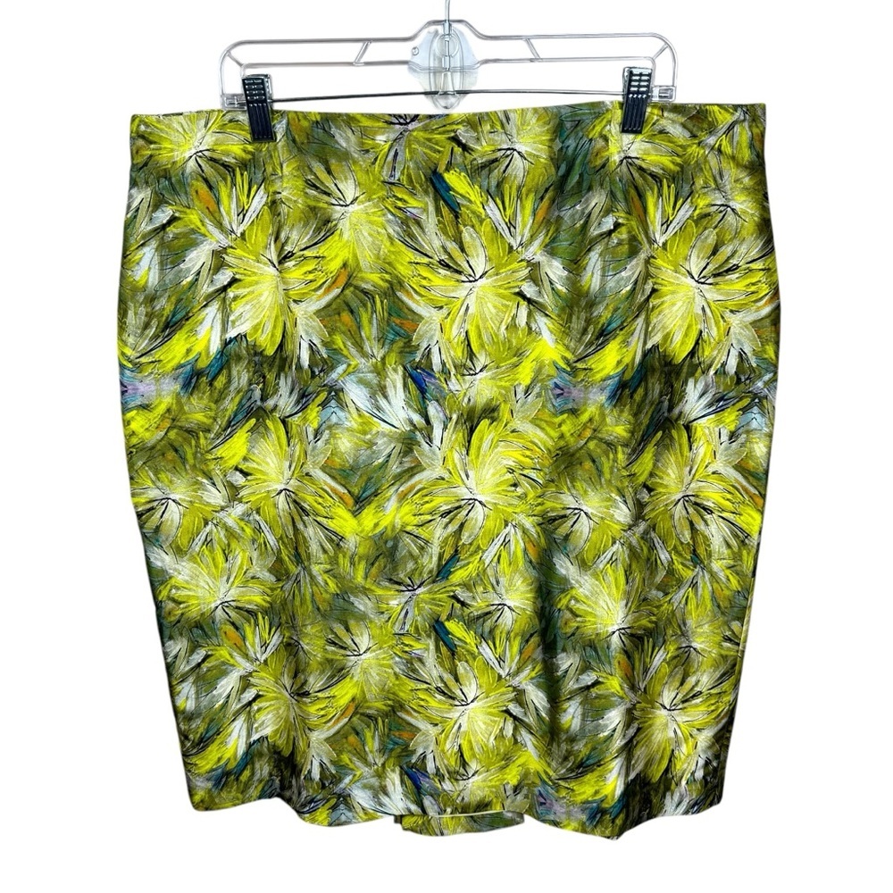 Doncaster Collection 100% Silk Green & Yellow Floral Pleated Slit Pencil Skirt